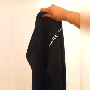 Marc Jacobs Joggers in Black. Size L